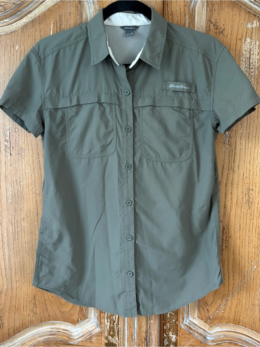 Eddie Bauer Women's XS Short Sleeve Hiking Field Shirt - Olive Green
Ventilation